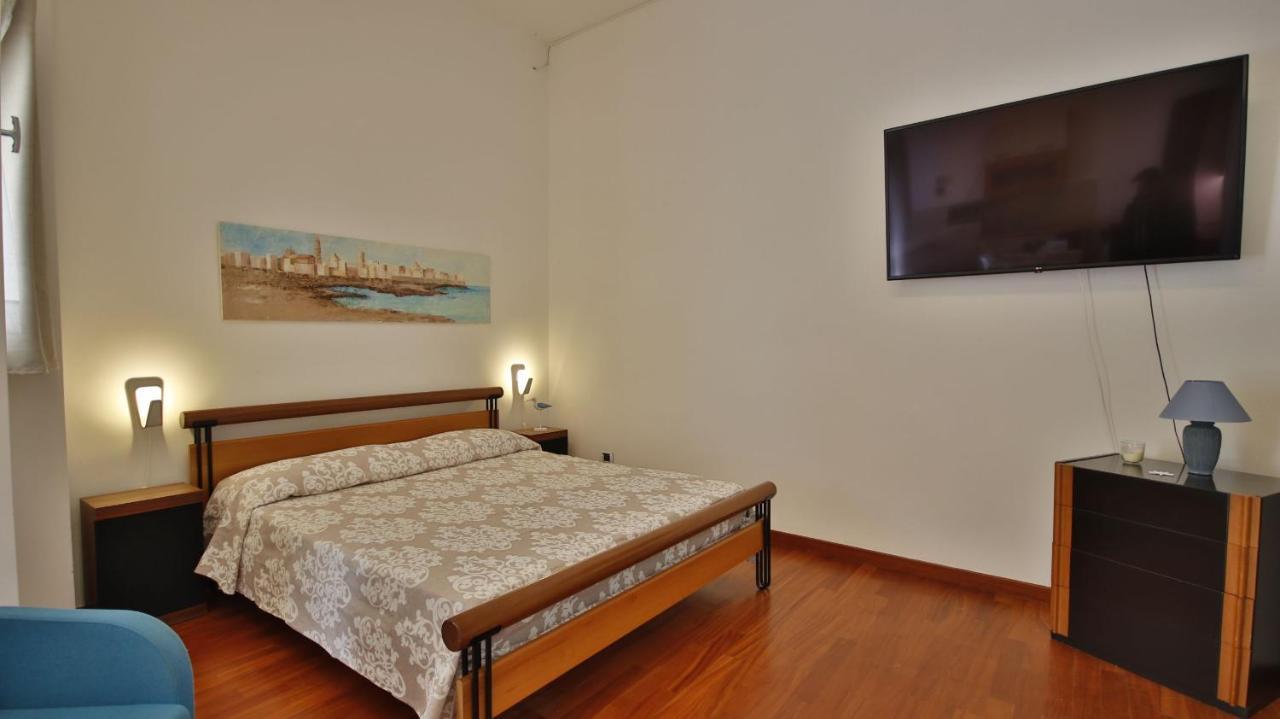 Casa Levante A 75 Mt Dalla Spiaggia Монополи Экстерьер фото